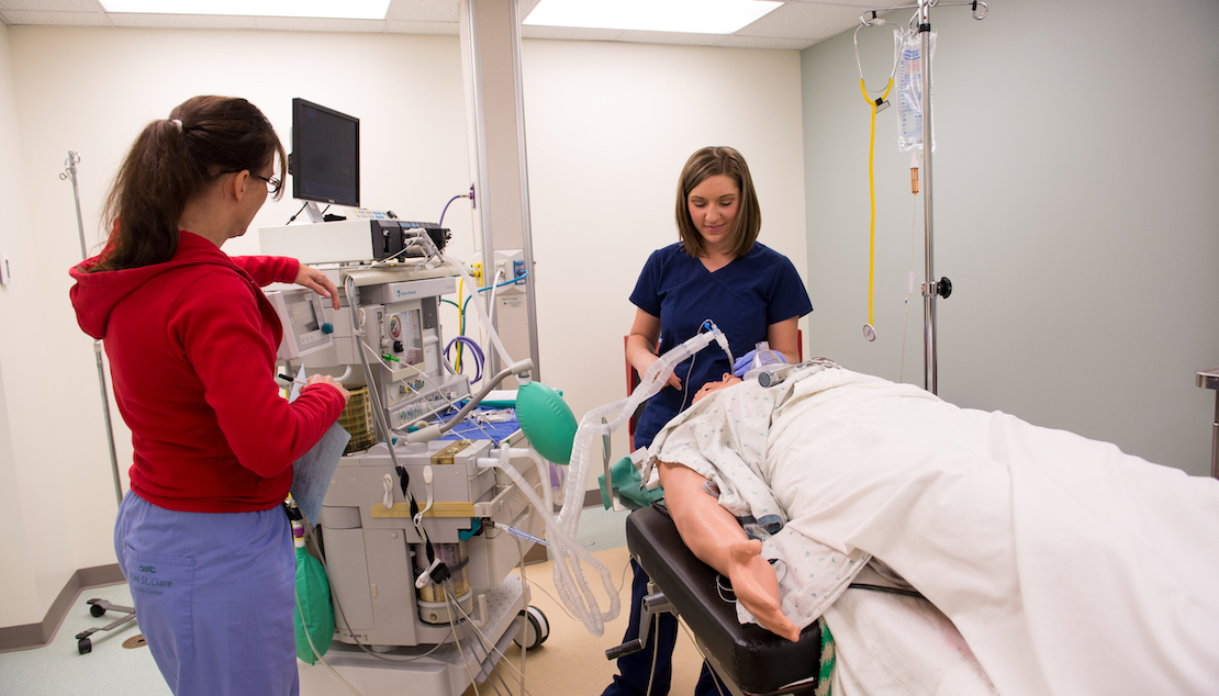 Nursing simulation with guidance from professional